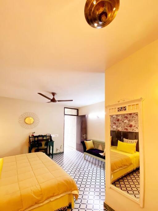 Sukoon ,cozy ,private & Regal Terrace New Delhi